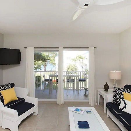 Villas Of The Galleon Seven Mile Beach Eksteriør bilde