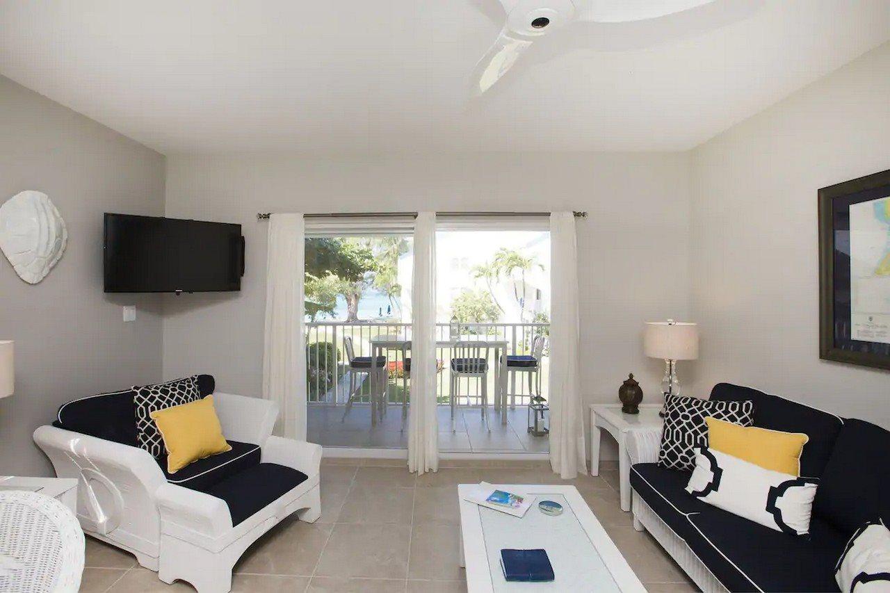 Villas Of The Galleon Seven Mile Beach Eksteriør bilde